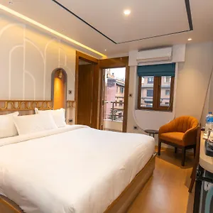 Ananta Hotel